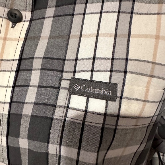 Columbia Sportswear Company Men's Shirt - Size M - Picture 3 of 15